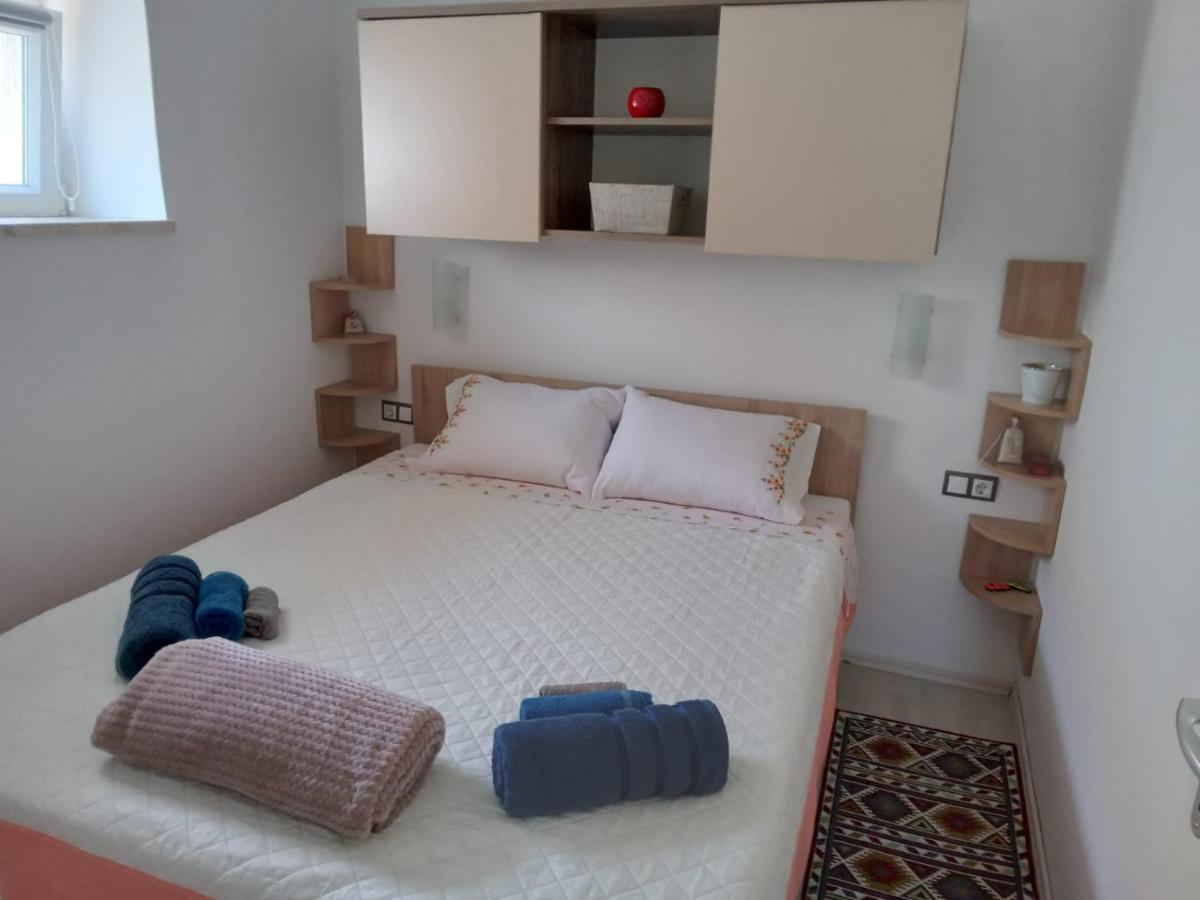 Kastelanic Apartman Brbinj Esterno foto