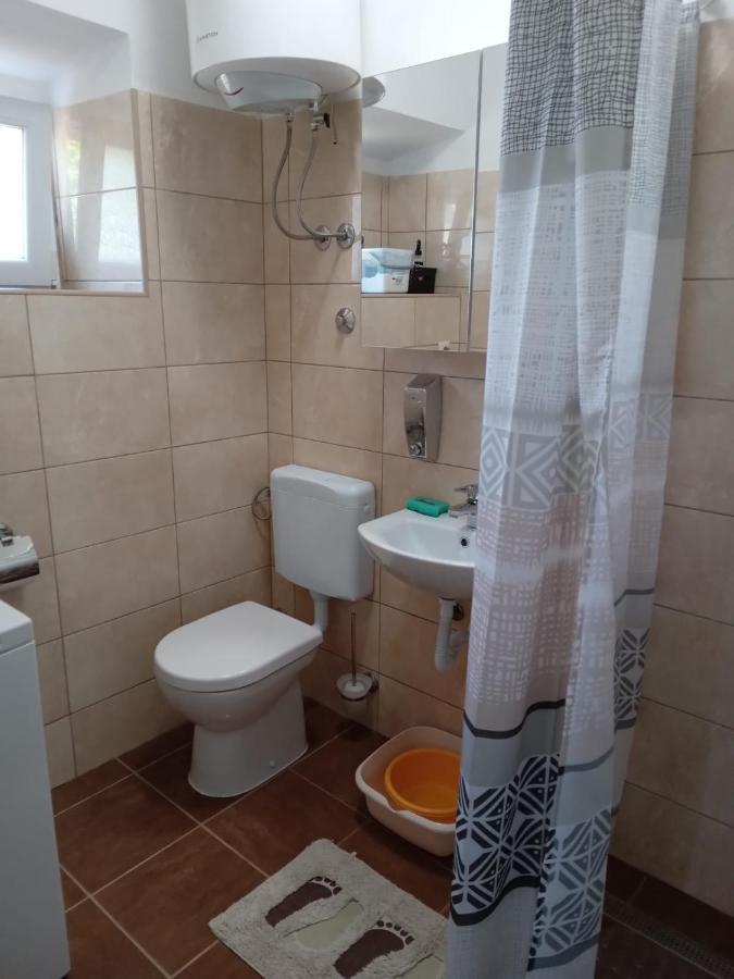 Kastelanic Apartman Brbinj Esterno foto